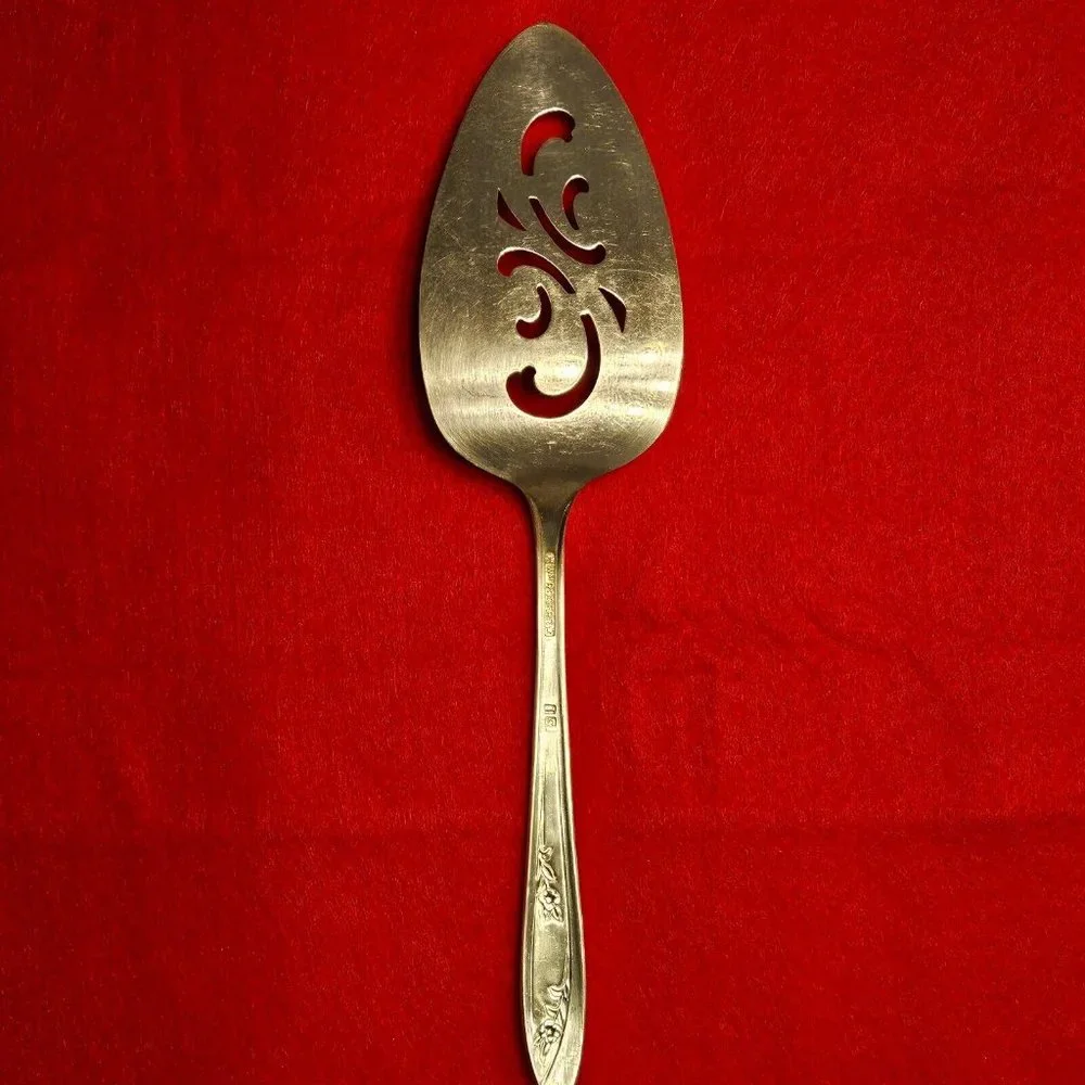 Wm Rogers‎ 1957 LADY FAIR Silver Plate Pie Cake Dessert Pastry Server Very Nice